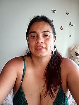 Snapshot of BettyBoo_w chatting on April 26, 2026, 3:10 pm BettyBoo w online show from April 26, 2026, 3:10 pm