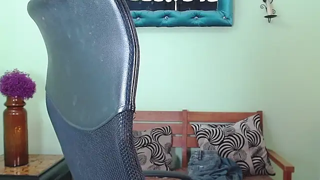 ChalonVera online show from April 23, 2026, 7:16 pm