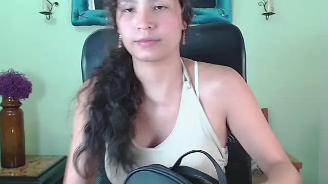 ChalonVera online show from May 29, 2026, 7:34 pm
