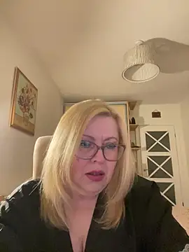 JanieLight53 online show from April 29, 2026, 6:03 pm