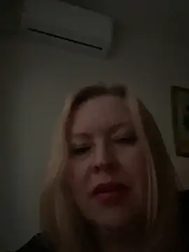 JanieLight53 online show from May 15, 2026, 11:01 pm