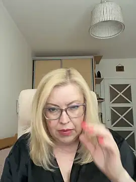 JanieLight53 online show from June 10, 2026, 4:39 pm