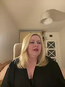JanieLight53 online show from June 20, 2026, 10:01 pm