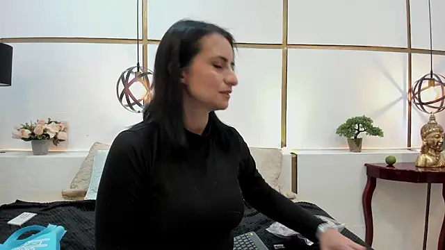 BrendaCantorel online show from March 12, 2026, 11:49 am