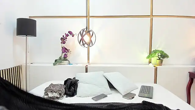 BrendaCantorel online show from March 26, 2026, 12:00 pm