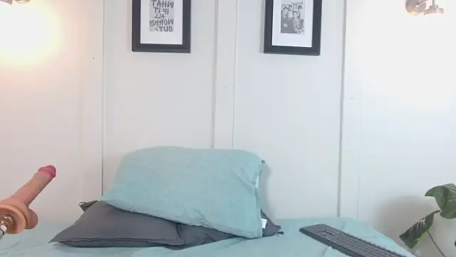 Fer Luxx online show from March 20, 2026, 11:37 am