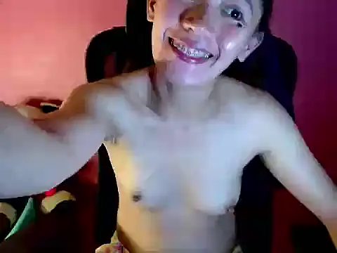 Snapshot of mia_slut0810 chatting on March 16, 2026, 6:17 am mia slut0810 online show from March 16, 2026, 6:17 am