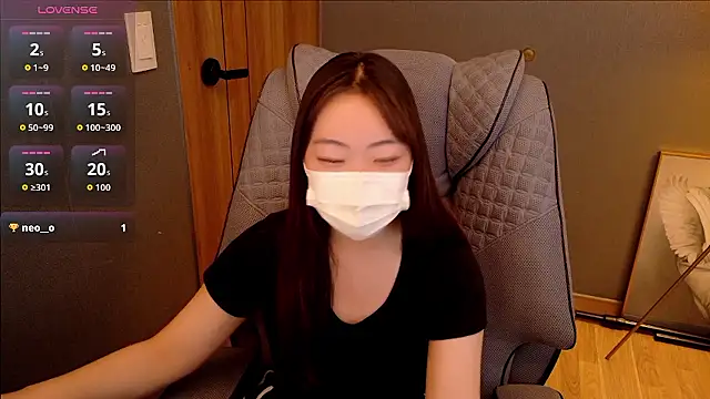 Berry Chuu online show from April 5, 2026, 11:18 am