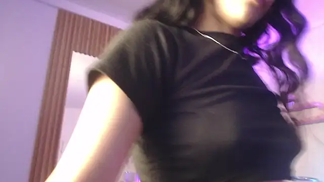 Snapshot of Madii_ chatting on May 6, 2026, 12:10 pm Madii online show from May 6, 2026, 12:10 pm