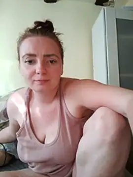 Bella-Monroe online show from May 2, 2026, 5:07 pm