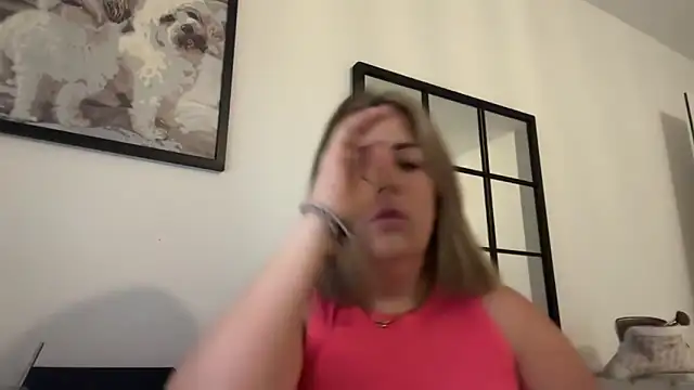 Snapshot of annabellewarick chatting on June 3, 2026, 7:11 am annabellewarick online show from June 3, 2026, 7:11 am