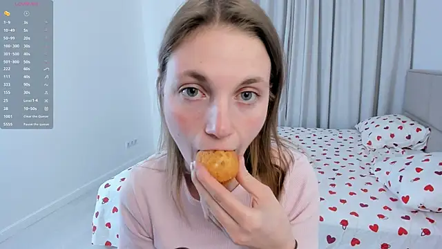 ErinnPieloch online show from April 4, 2026, 6:27 pm