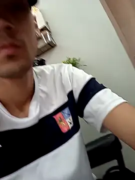 TommyyFoxx online show from April 22, 2026, 5:14 pm