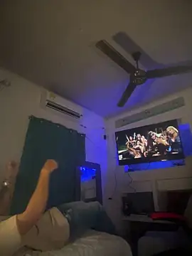 Snapshot of AngelLatinBoy chatting on March 9, 2026, 4:05 am AngelLatinBoy online show from March 9, 2026, 4:05 am