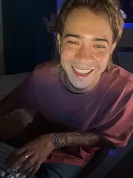 Snapshot of AngelLatinBoy chatting on March 11, 2026, 9:54 pm AngelLatinBoy online show from March 11, 2026, 9:54 pm