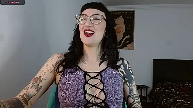 VelvetVal  online show from May 4, 2026, 4:36 pm