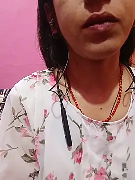 Snapshot of SizzlingHot chatting on May 18, 2026, 5:52 pm SizzlingHot online show from May 18, 2026, 5:52 pm