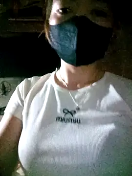 Bling-pusy online show from April 9, 2026, 10:26 pm