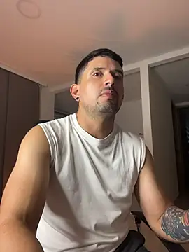 TroyeSavage online show from April 7, 2026, 10:53 pm