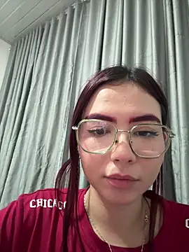 Snapshot of gatita_b chatting on March 9, 2026, 4:05 am gatita b online show from March 9, 2026, 4:05 am