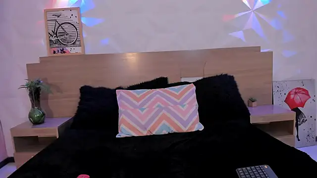 KittyVelve online show from April 21, 2026, 3:07 pm