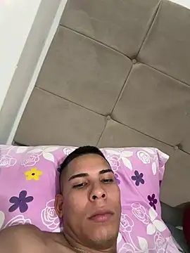 LeiAaron1998 online show from July 5, 2026, 3:56 am