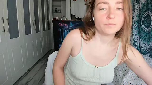 LiaSasha online show from April 25, 2026, 1:36 pm