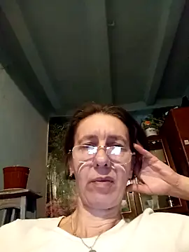 Tania9876 online show from April 2, 2026, 9:23 pm