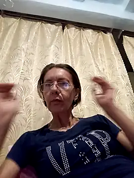 Snapshot of Tania9876 chatting on August 4, 2026, 8:33 pm Tania9876 online show from August 4, 2026, 8:33 pm