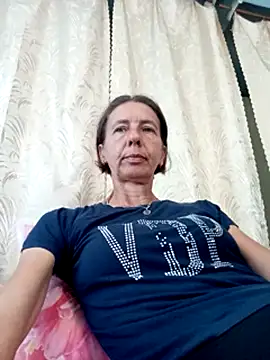 Snapshot of Tania9876 chatting on August 5, 2026, 8:50 am Tania9876 online show from August 5, 2026, 8:50 am