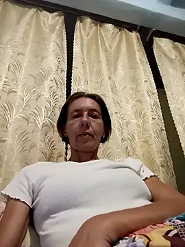 Snapshot of Tania9876 chatting on August 7, 2026, 8:00 pm Tania9876 online show from August 7, 2026, 8:00 pm