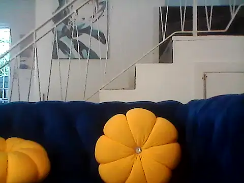 Thickdarkbby online show from April 5, 2026, 1:52 pm