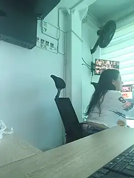 Snapshot of Scarlet_Passion chatting on May 23, 2026, 2:43 pm Scarlet Passion online show from May 23, 2026, 2:43 pm