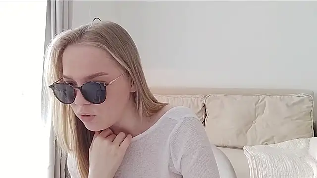 LittleForestELF2 online show from April 8, 2026, 7:41 am