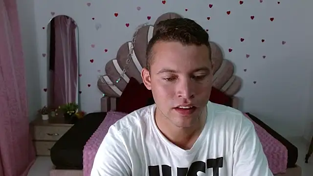 Snapshot of sven_fox723 chatting on May 16, 2026, 1:10 pm sven fox723 online show from May 16, 2026, 1:10 pm