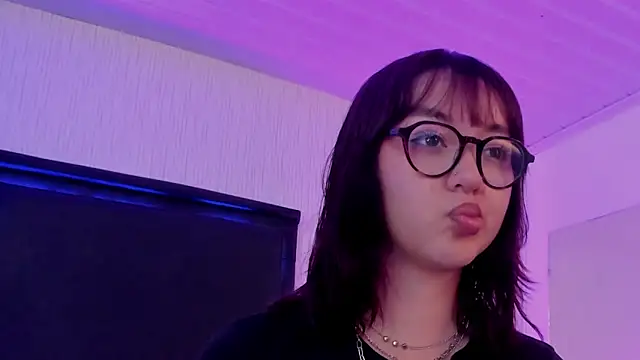 LilithBluum online show from April 28, 2026, 11:15 am