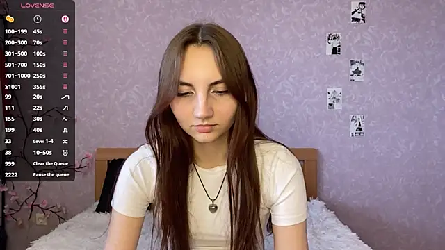 Snapshot of AlisaBloom chatting on May 12, 2026, 2:03 pm AlisaBloom online show from May 12, 2026, 2:03 pm