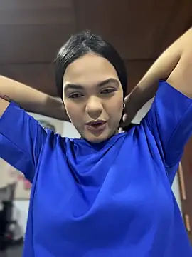 Bella-Ferrer online show from April 12, 2026, 6:24 pm