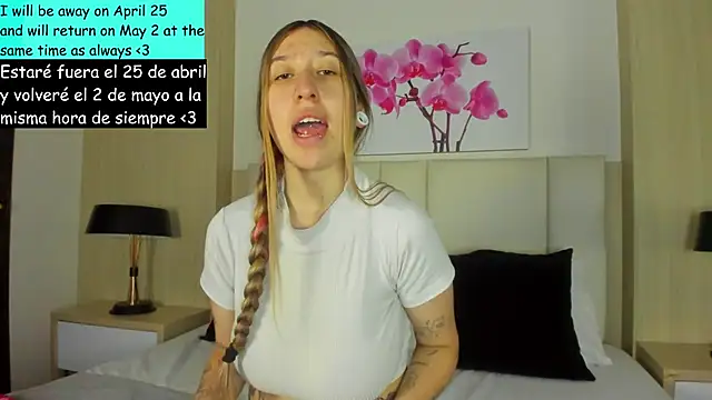AmberVegaa online show from April 23, 2026, 1:57 pm