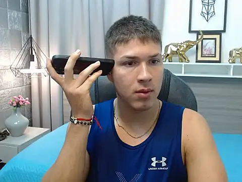 AlessandroFranco online show from April 25, 2026, 5:21 pm
