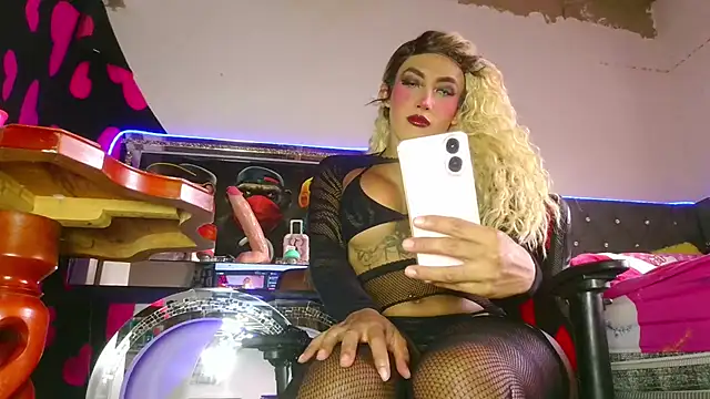 Snapshot of candy_aass chatting on April 27, 2026, 9:35 pm candy aass online show from April 27, 2026, 9:35 pm