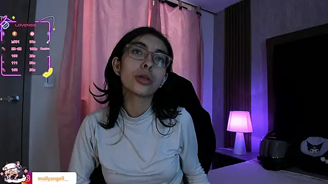 Molly A online show from April 22, 2026, 3:02 pm