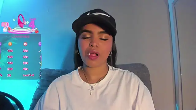 Snapshot of ZoeyMonroe_ chatting on June 30, 2026, 4:02 am ZoeyMonroe online show from June 30, 2026, 4:02 am