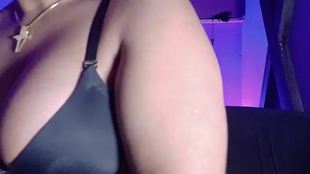 Snapshot of ZoeyMonroe_ chatting on July 10, 2026, 3:11 am ZoeyMonroe online show from July 10, 2026, 3:11 am