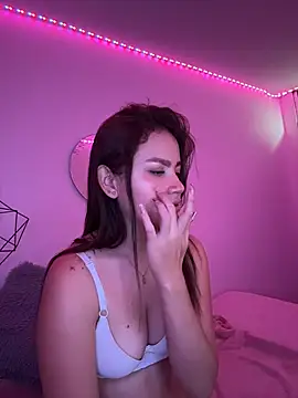 Snapshot of zoe__baker chatting on April 27, 2026, 2:15 pm zoe baker online show from April 27, 2026, 2:15 pm