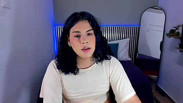 Alisson Pinkey online show from April 20, 2026, 10:55 pm