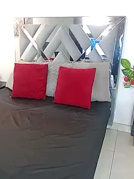 Liily Foxxy online show from March 26, 2026, 11:05 am