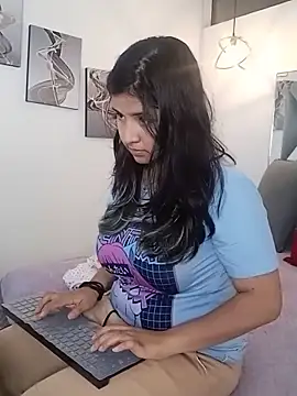 Snapshot of Liily_Foxxy chatting on May 12, 2026, 11:07 am Liily Foxxy online show from May 12, 2026, 11:07 am