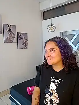 Snapshot of Liily_Foxxy chatting on July 29, 2026, 11:30 am Liily Foxxy online show from July 29, 2026, 11:30 am