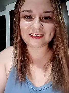 jennyyhottt online show from April 15, 2026, 6:53 am